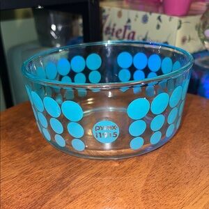 Pyrex 100th Anniversary Teal Polka Dot 1 Quart Mixing Bowl